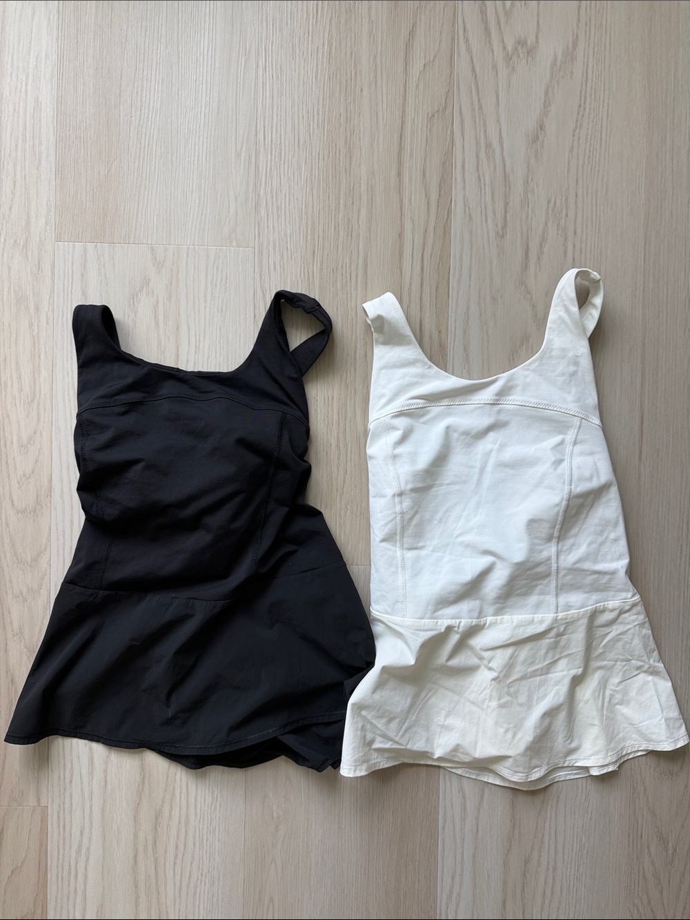Lot of 2 Lululemon peplum Black and White Athletic Tankini Tops Sz 6